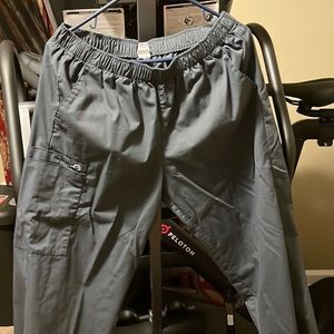 Petite scrub pants